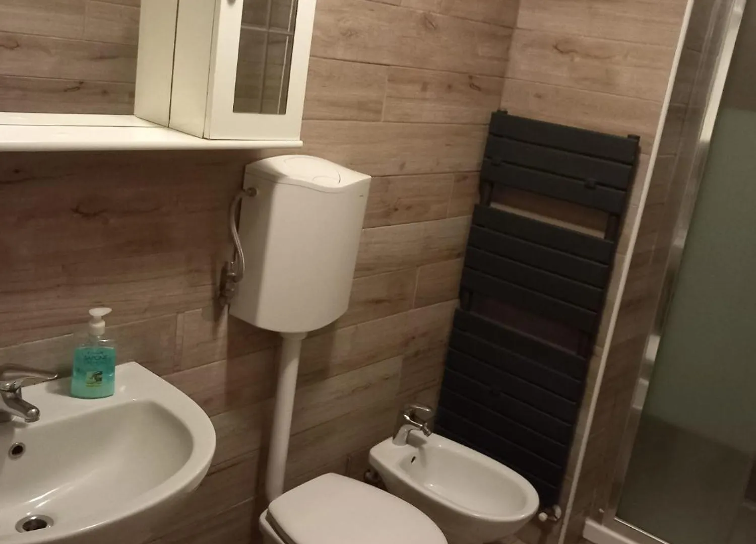 3 Rooms Station Central Free Parking Milano 0*,  Italia