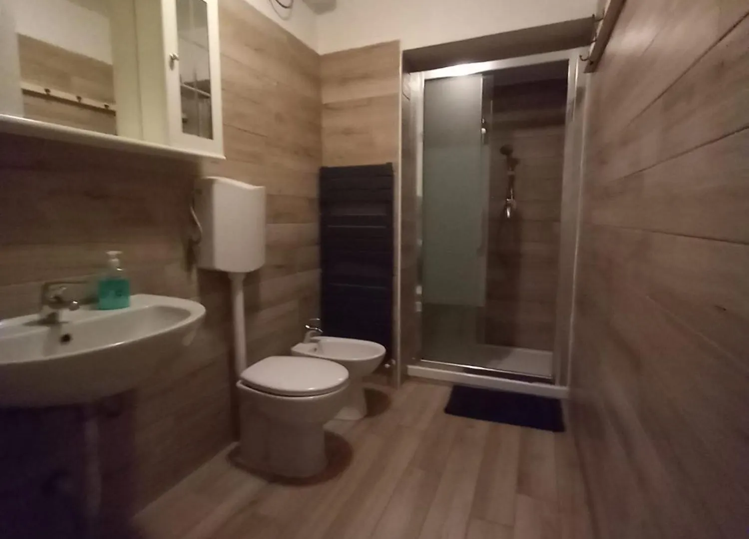 3 Rooms Station Central Free Parking Milano 0*,  Italia