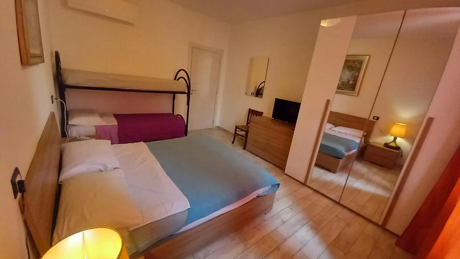 3 Rooms Station Central Free Parking Milano Italia